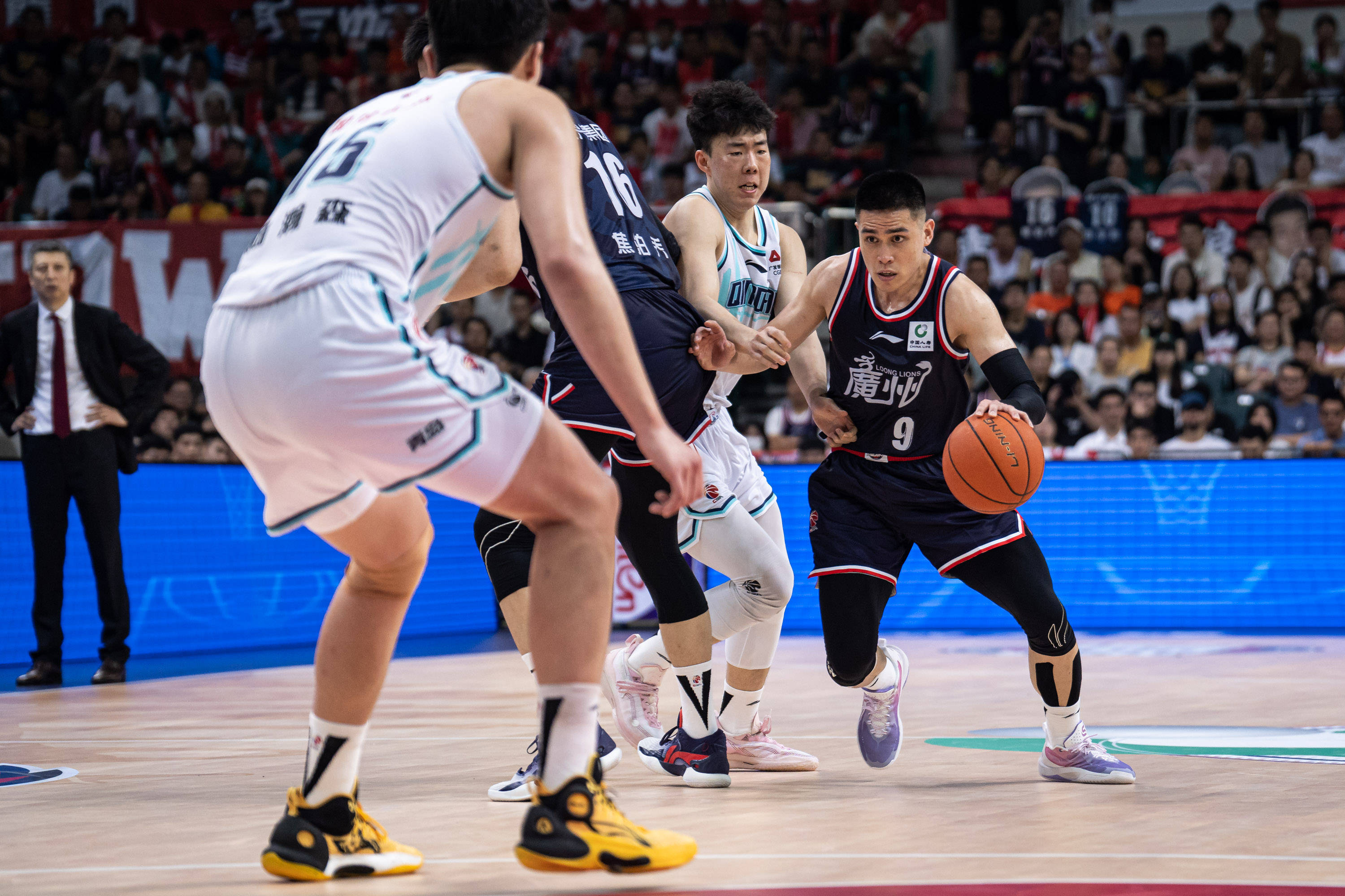 球员必须面 球员必须面