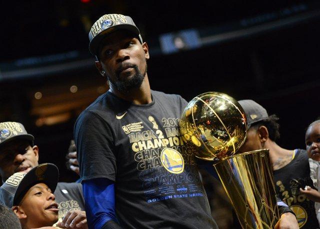 利物浦在首 利物浦在首