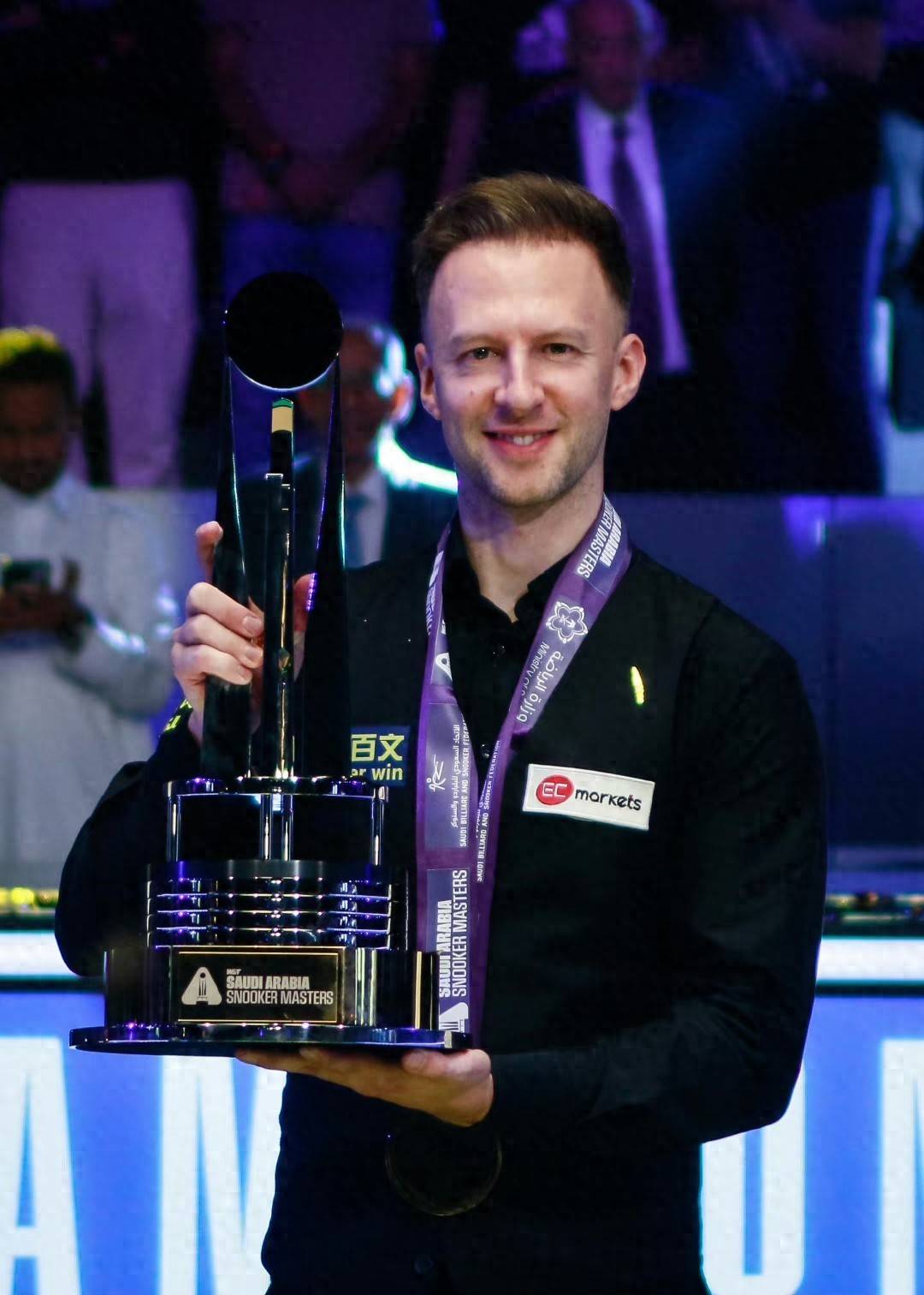 着球队在新 着球队在新